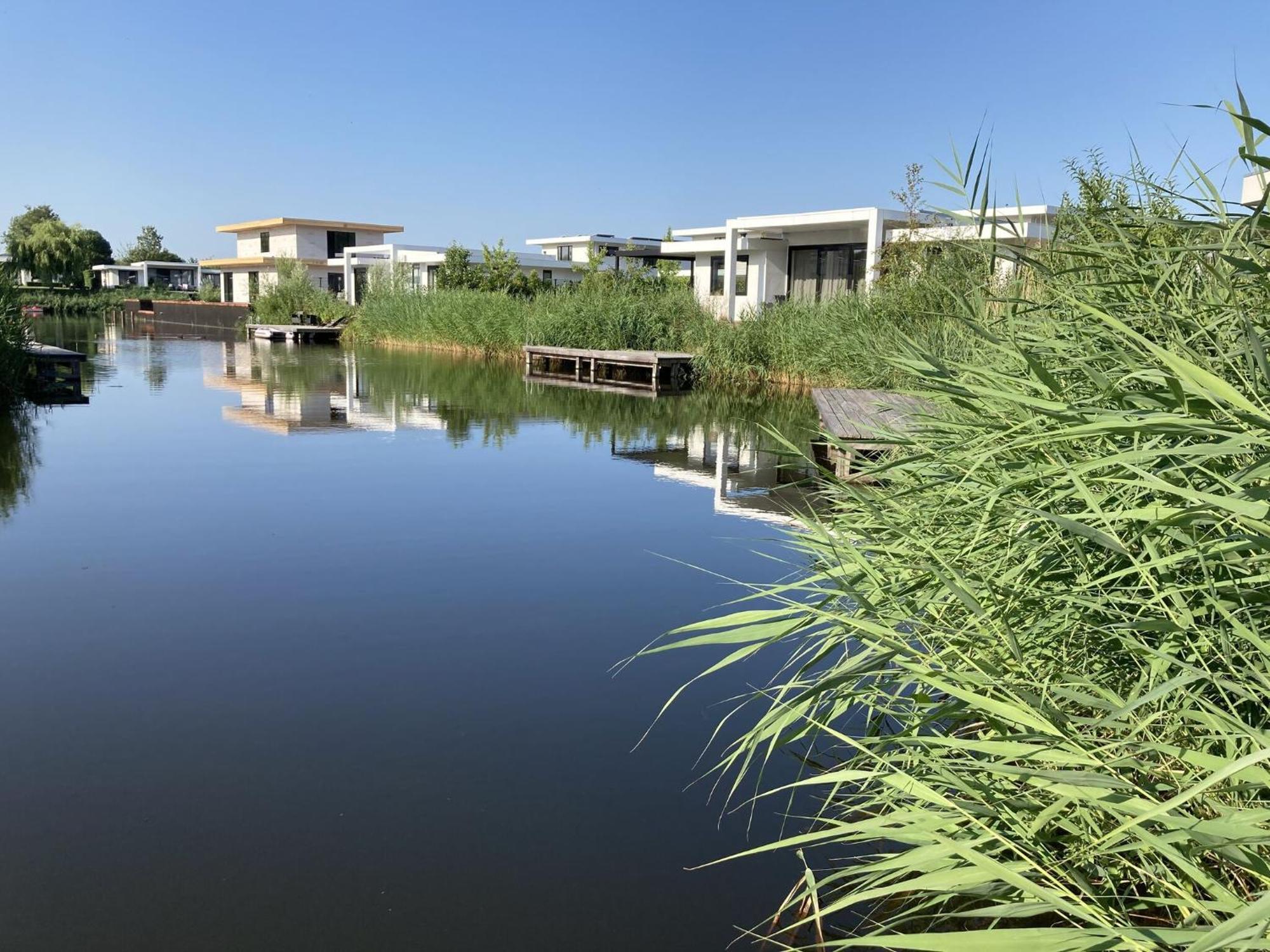 Family Villa With Garden And Jetty Зеволде Экстерьер фото