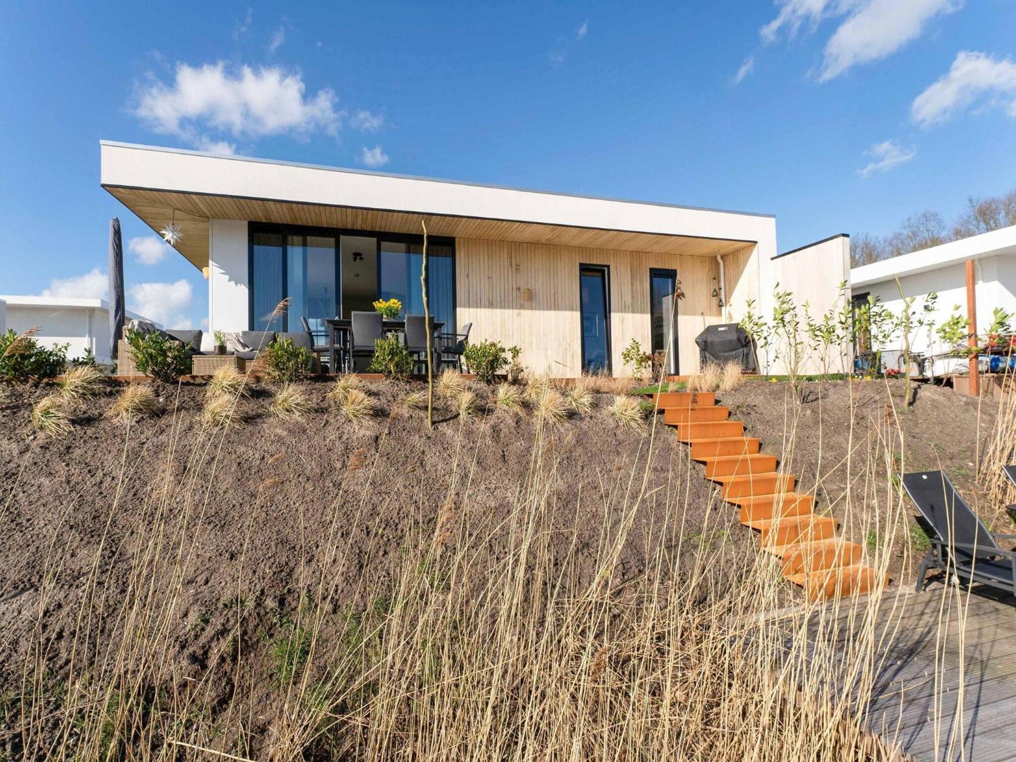 Family Villa With Garden And Jetty Зеволде Экстерьер фото